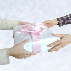 お歳暮にも相場はある？贈る相手別に解説！