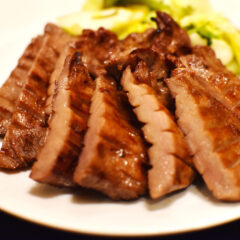 厚切り牛タンの焼き方を徹底解説！フライパンやグリルでOK